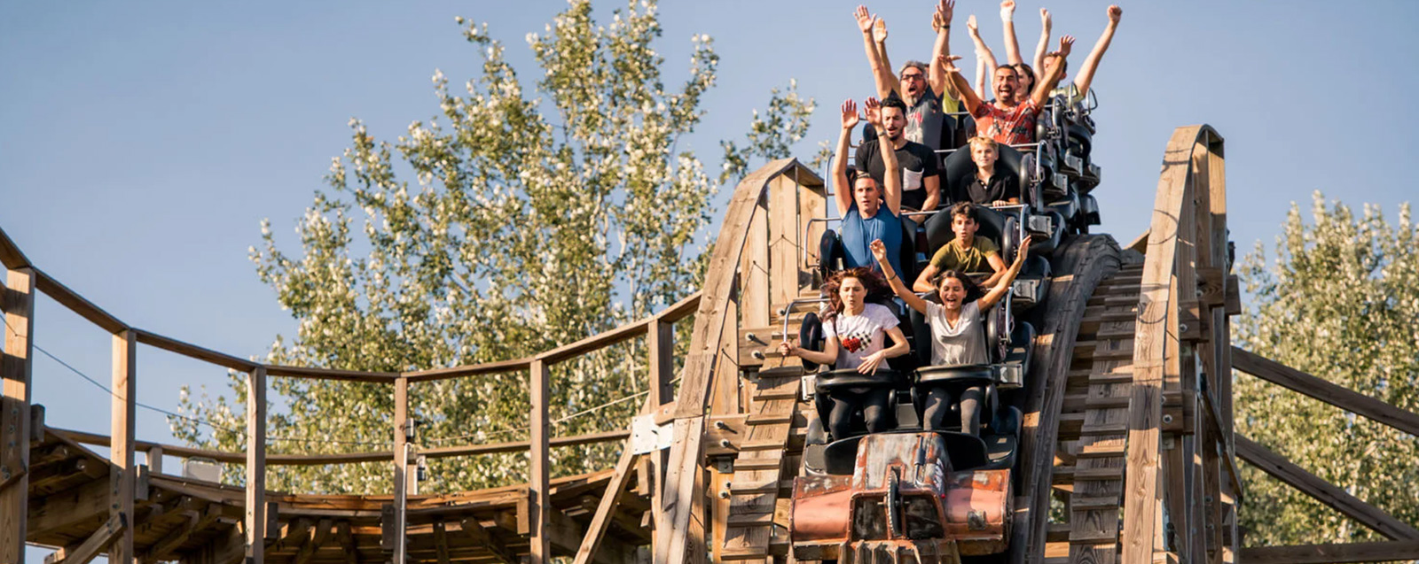 Parc d'attraction Walibi Sensations et surprises à proximité de votre location de vacances au gite le 1780.